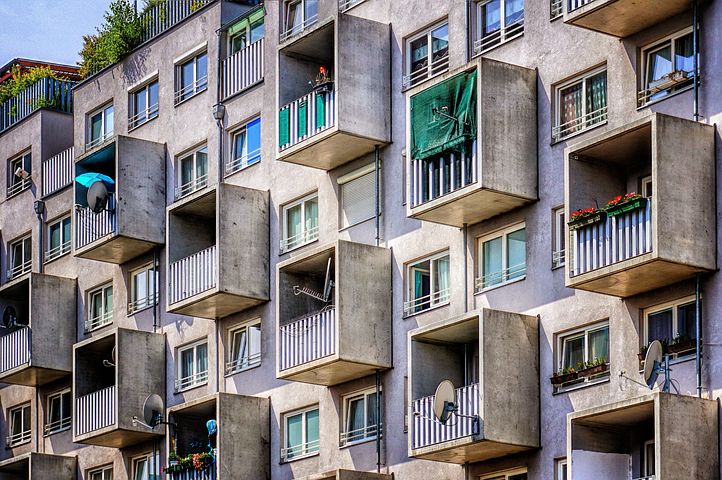 Ceny i koszty zabudowy balkonów w Warszawie