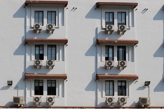 Efektywność energetyczna i wpływ na środowisko w zabudowie balkonów w Warszawie