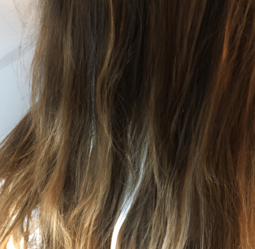 Piękno brązowych włosów ożywionych delikatnymi refleksami
