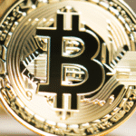 Przewodnik po inwestowaniu w Bitcoin: Czy to jest właściwy czas aby zainwestować w kryptowalutę?